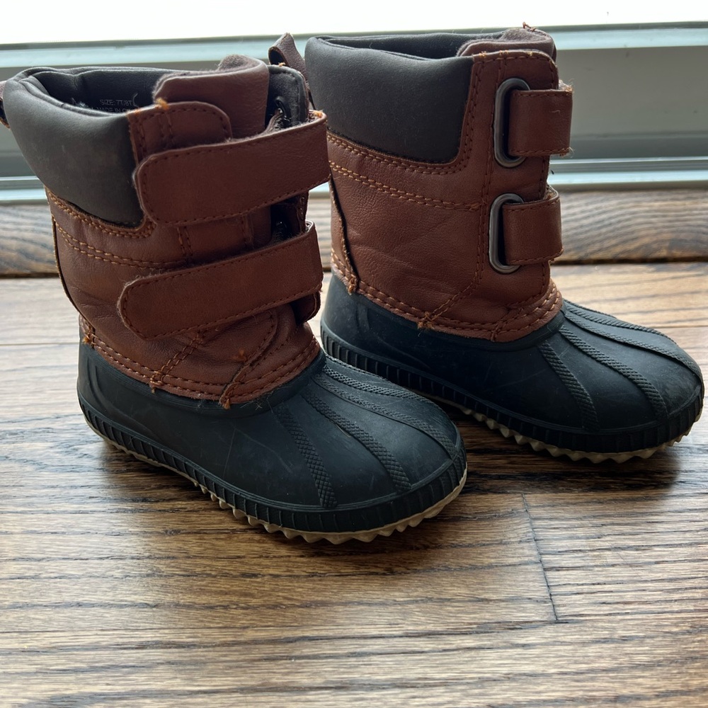 GAP Kids Brown and Black Winter Boot